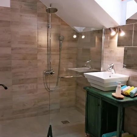Guest house Casa Moeciu Family 3*